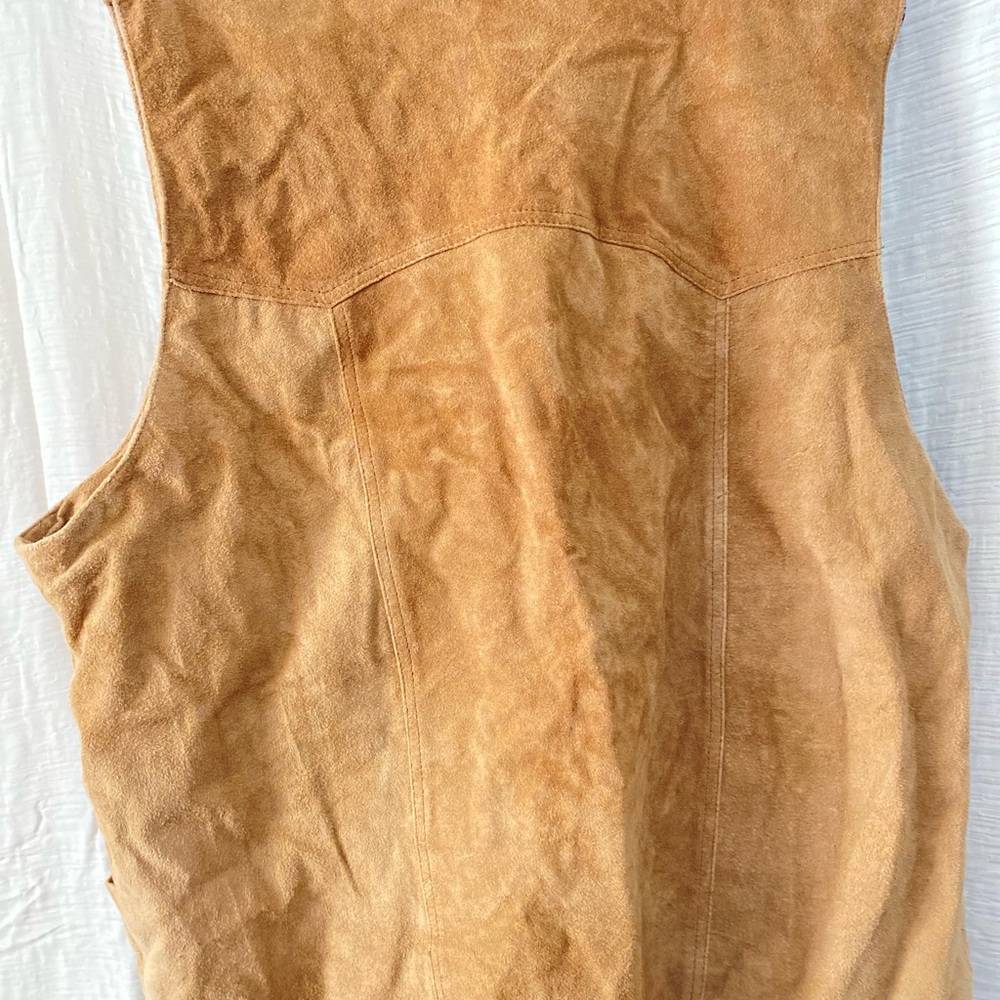 Tan Suede Vest with Classic Western Style - Picture 3 of 4